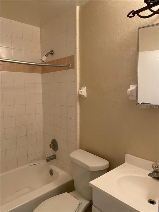 Recently Rented: $850 (2 beds, 1 baths, 764 Square Feet)