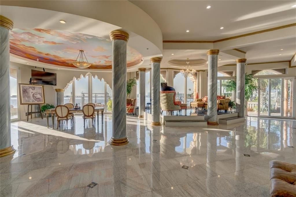 Recently Sold: $2,750,000 (6 beds, 4 baths, 6991 Square Feet)