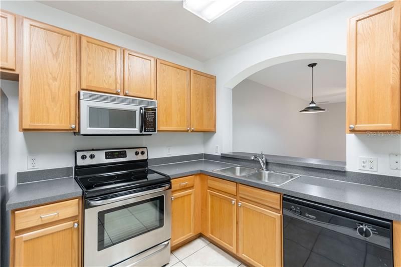 Recently Sold: $163,000 (3 beds, 2 baths, 1337 Square Feet)