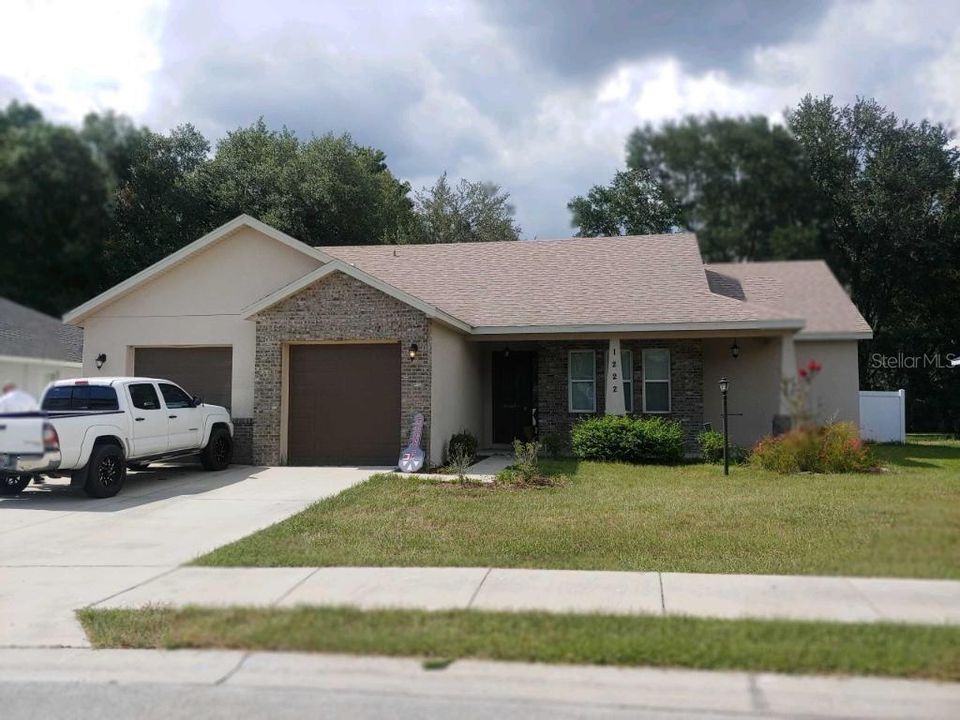 Recently Sold: $233,000 (3 beds, 2 baths, 1909 Square Feet)