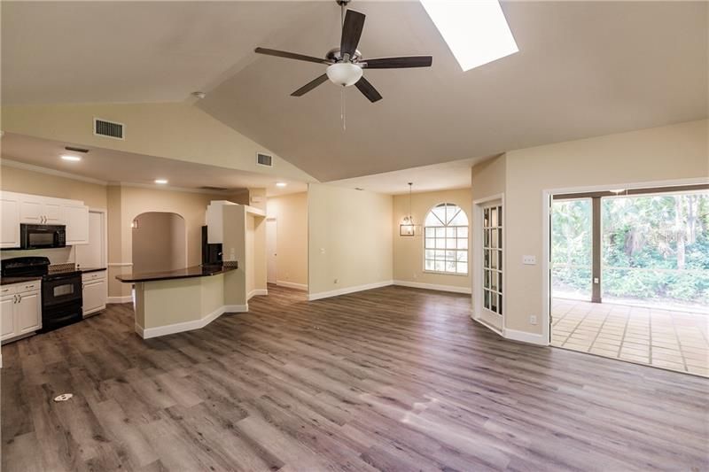 Recently Sold: $399,000 (3 beds, 2 baths, 2581 Square Feet)