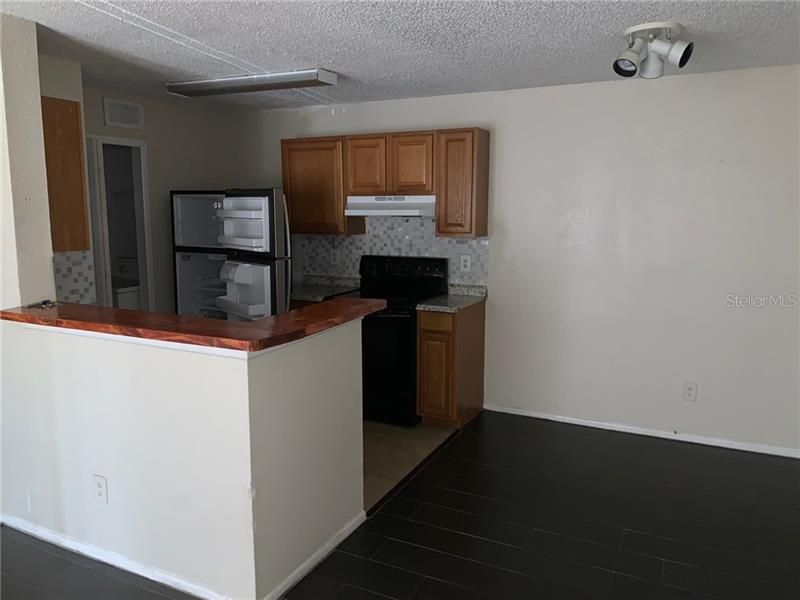 Recently Sold: $99,000 (2 beds, 1 baths, 870 Square Feet)