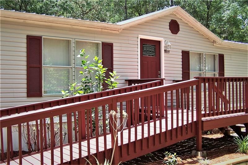 Front porch/deck with ramp