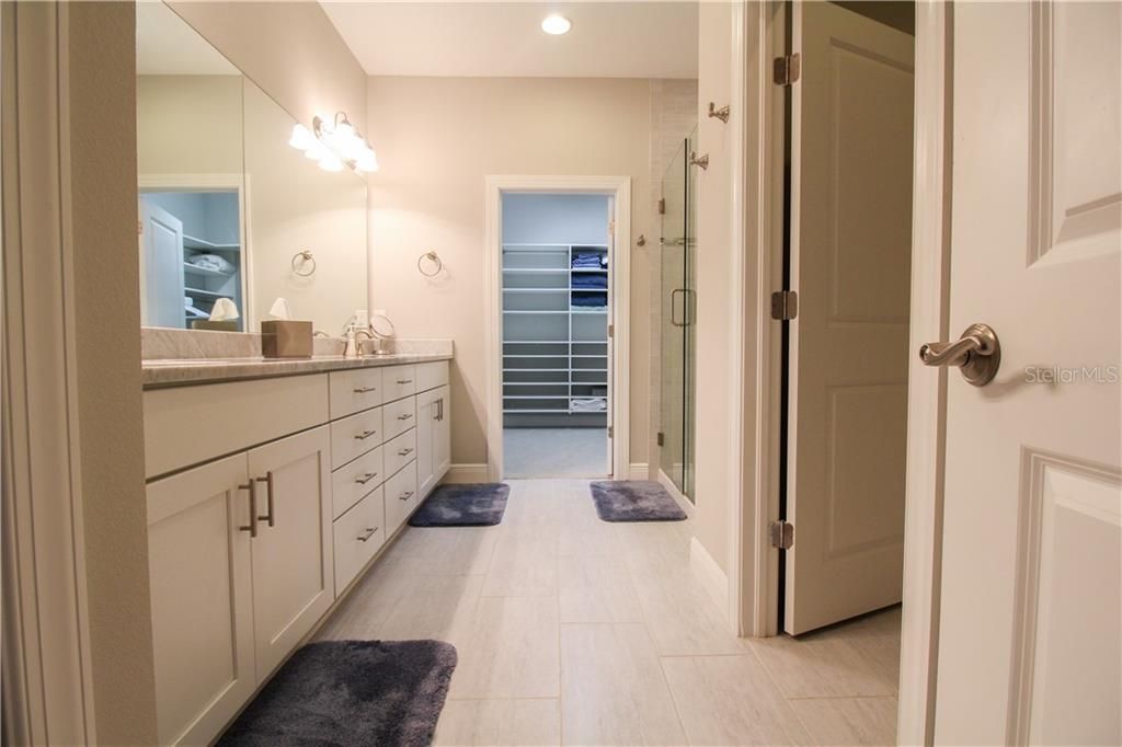 For Rent: $5,850 (3 beds, 2 baths, 2215 Square Feet)