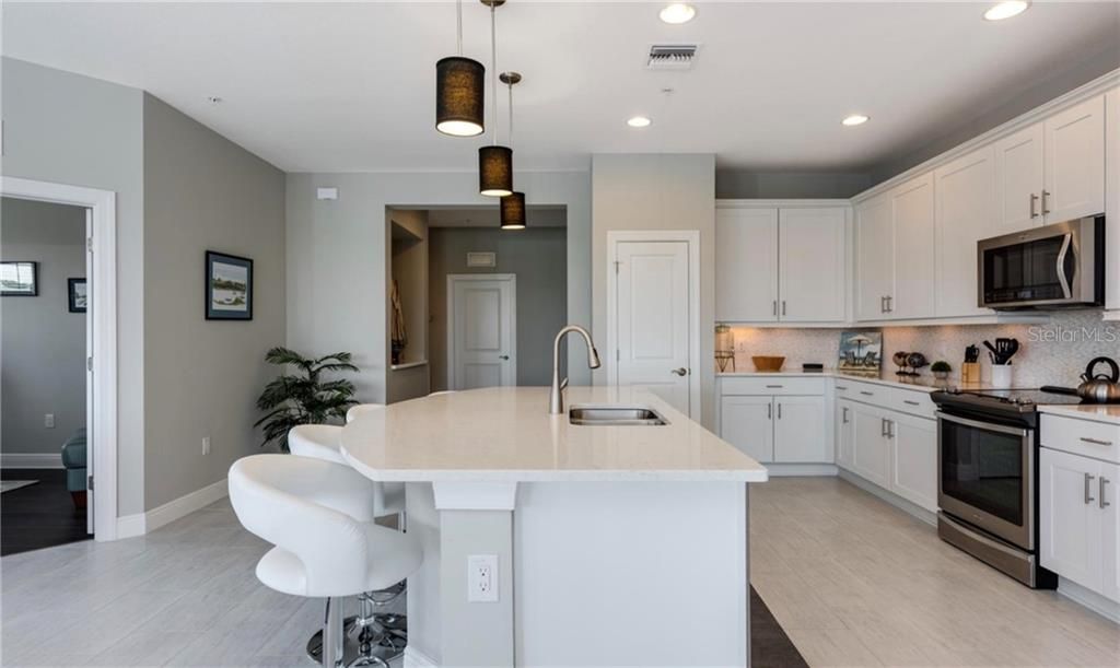 For Rent: $5,850 (3 beds, 2 baths, 2215 Square Feet)