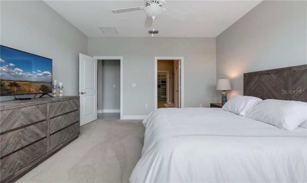 For Rent: $5,850 (3 beds, 2 baths, 2215 Square Feet)