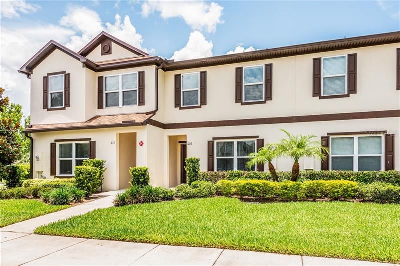 Look no further, the GATED COMMUNITY of Tuscany Place is offering a delightful TURN-KEY 3BD/3BA TOWNHOME STYLE CONDO with your choice of PRIMARY SUITES!