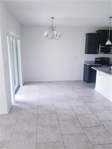 Recently Rented: $1,575 (3 beds, 2 baths, 1468 Square Feet)