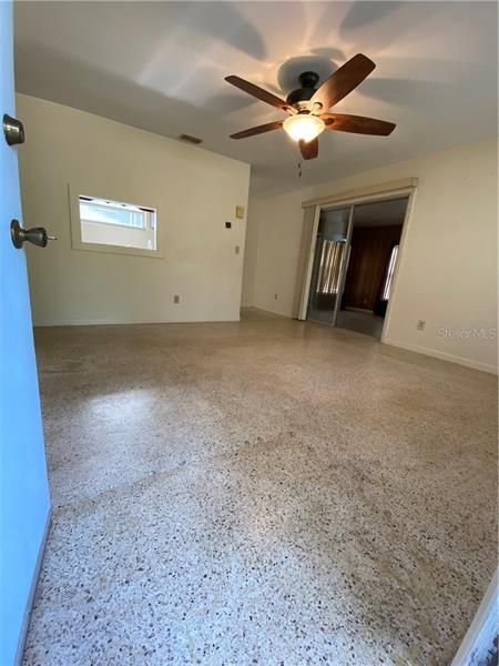 Recently Sold: $91,000 (2 beds, 1 baths, 880 Square Feet)