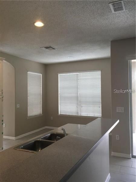Recently Rented: $1,999 (4 beds, 2 baths, 3069 Square Feet)