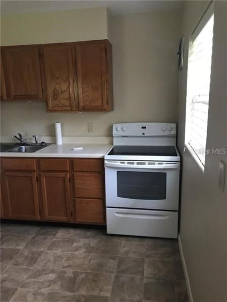 Recently Rented: $1,100 (2 beds, 1 baths, 832 Square Feet)