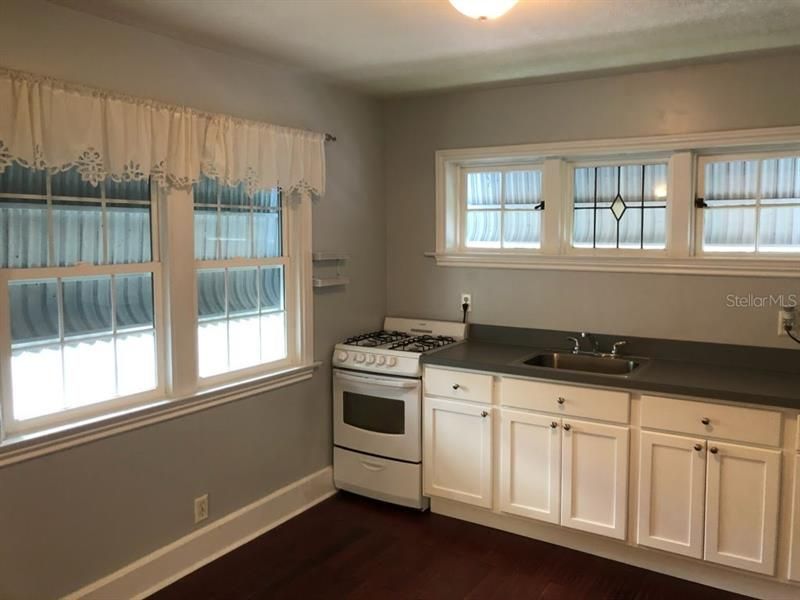 Recently Rented: $1,450 (2 beds, 2 baths, 1219 Square Feet)