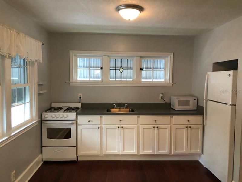 Recently Rented: $1,450 (2 beds, 2 baths, 1219 Square Feet)