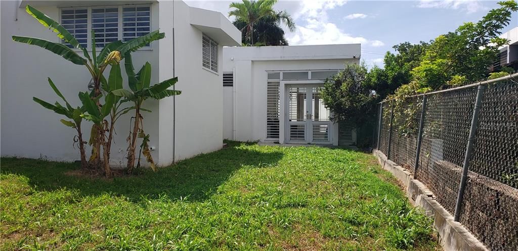 Vendido Recientemente: $550,000 (3 camas, 3 baños, 3000 Pies cuadrados)