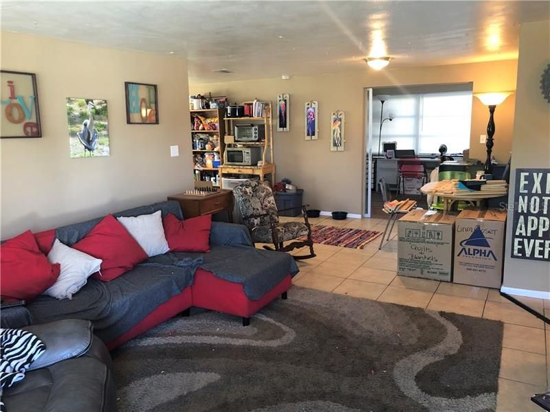 Recently Sold: $87,500 (2 beds, 1 baths, 986 Square Feet)