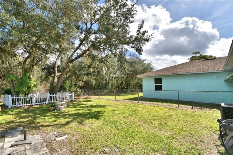 Recently Sold: $275,000 (4 beds, 2 baths, 3200 Square Feet)
