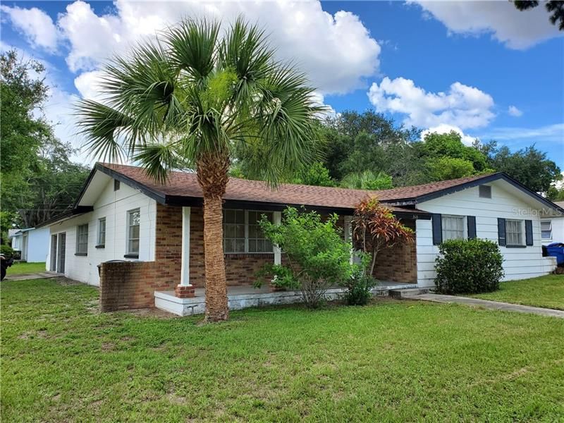 Recently Sold: $220,000 (3 beds, 3 baths, 1750 Square Feet)