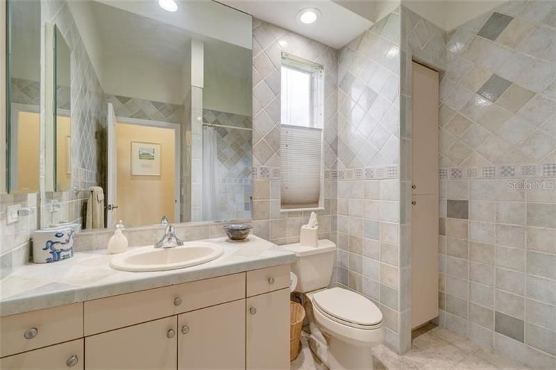 最近售出: $669,000 (3 贝兹, 3 浴室, 2922 平方英尺)