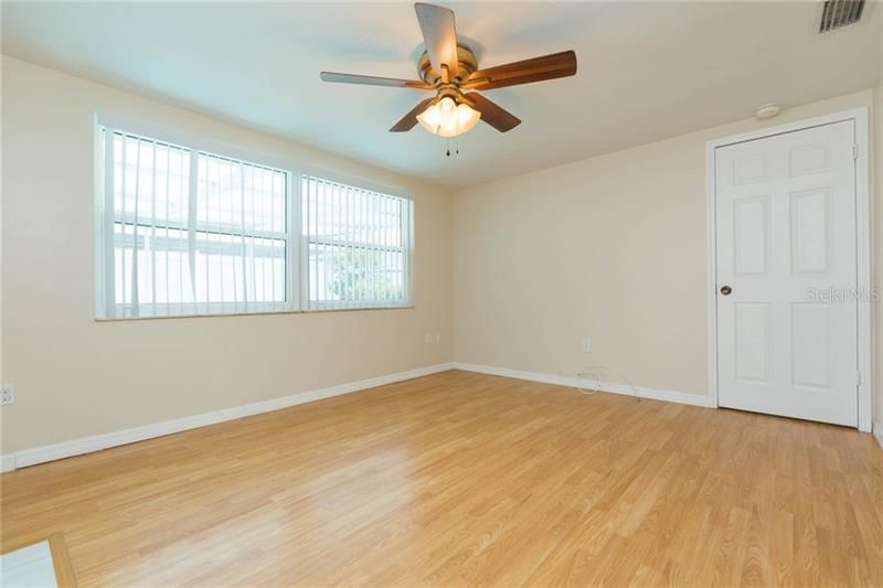 Recently Rented: $1,650 (3 beds, 2 baths, 1536 Square Feet)