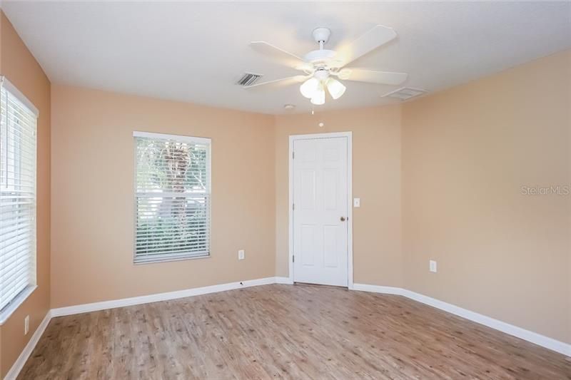 Recently Rented: $1,625 (3 beds, 2 baths, 1425 Square Feet)