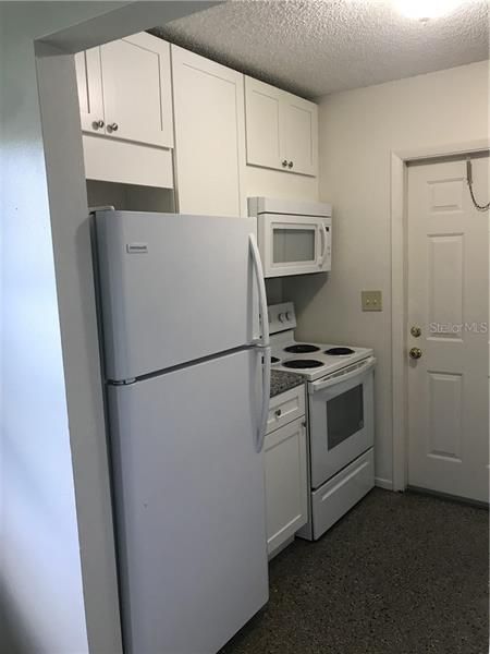 Recently Rented: $1,100 (2 beds, 1 baths, 880 Square Feet)