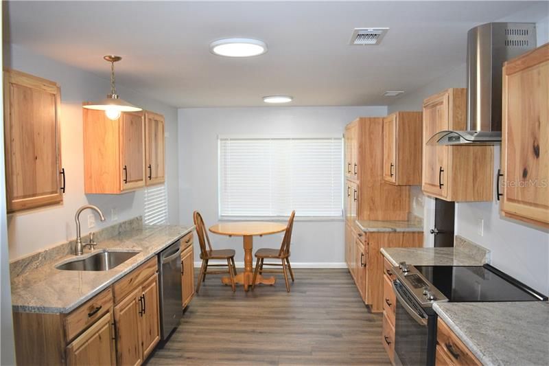 Recently Sold: $280,000 (2 beds, 2 baths, 1390 Square Feet)