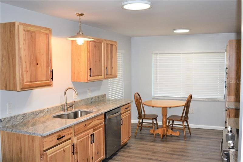 Recently Sold: $280,000 (2 beds, 2 baths, 1390 Square Feet)