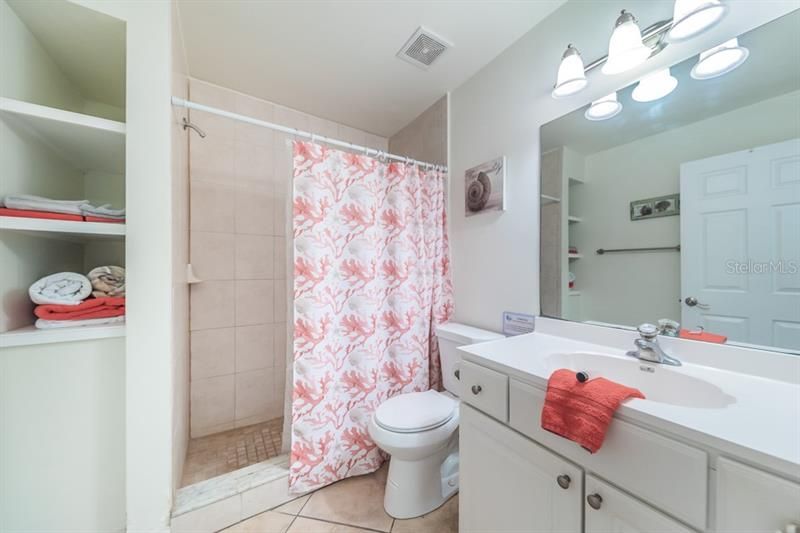 Recently Sold: $249,900 (1 beds, 1 baths, 735 Square Feet)