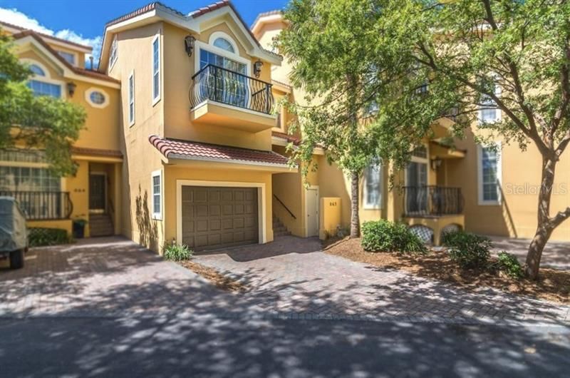 Recently Sold: $535,000 (4 beds, 4 baths, 2200 Square Feet)