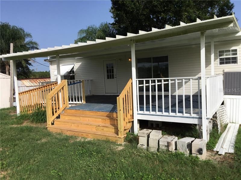 Recently Sold: $129,900 (3 beds, 2 baths, 1404 Square Feet)