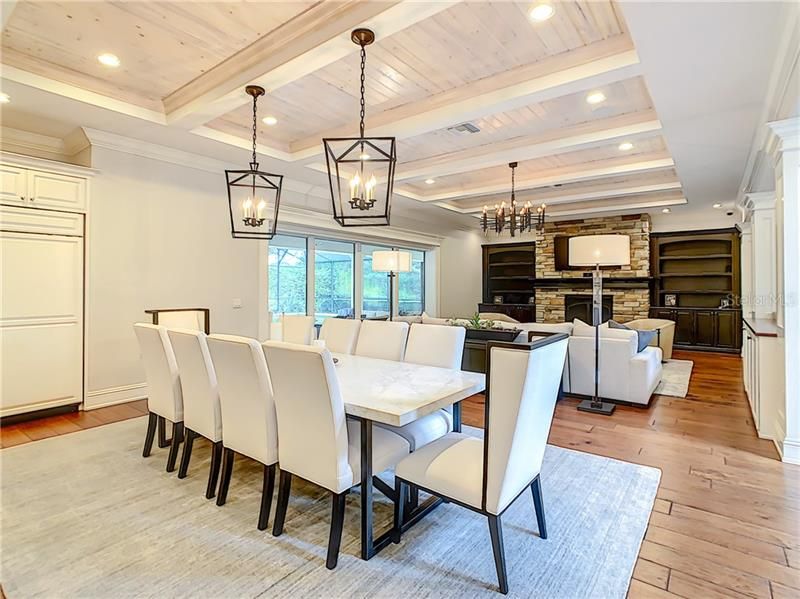 ONE MORE VIEW OF THE DINING AREA LOOKING INTO THE FAMILY ROOM...