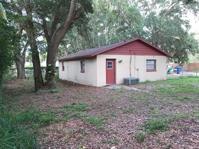 Recently Sold: $129,900 (2 beds, 1 baths, 936 Square Feet)
