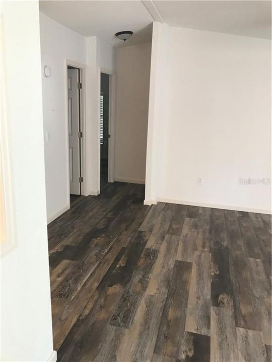 Vendido Recientemente: $62,900 (3 camas, 2 baños, 1040 Pies cuadrados)