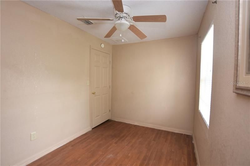 Recently Rented: $800 (3 beds, 1 baths, 980 Square Feet)