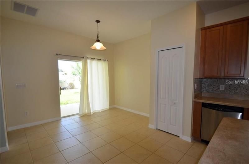 Recently Rented: $1,500 (3 beds, 2 baths, 1751 Square Feet)