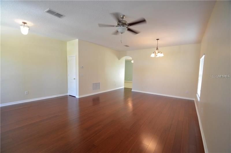 Recently Rented: $1,500 (3 beds, 2 baths, 1751 Square Feet)