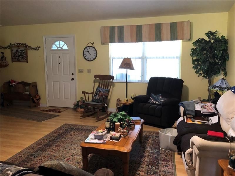 Recently Sold: $305,000 (3 beds, 2 baths, 1664 Square Feet)