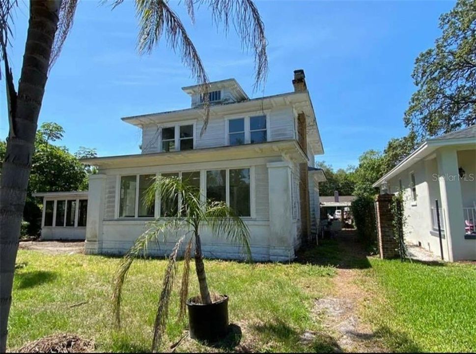 Recently Sold: $352,000 (3 beds, 2 baths, 2762 Square Feet)