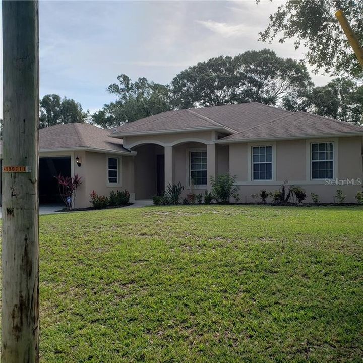 Recently Sold: $428,500 (4 beds, 2 baths, 2512 Square Feet)