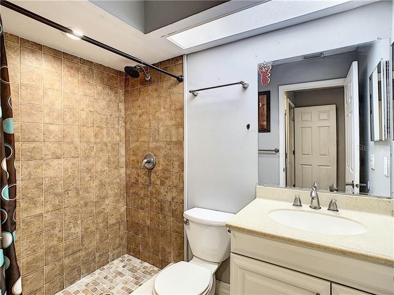 最近售出: $200,000 (3 贝兹, 2 浴室, 1160 平方英尺)