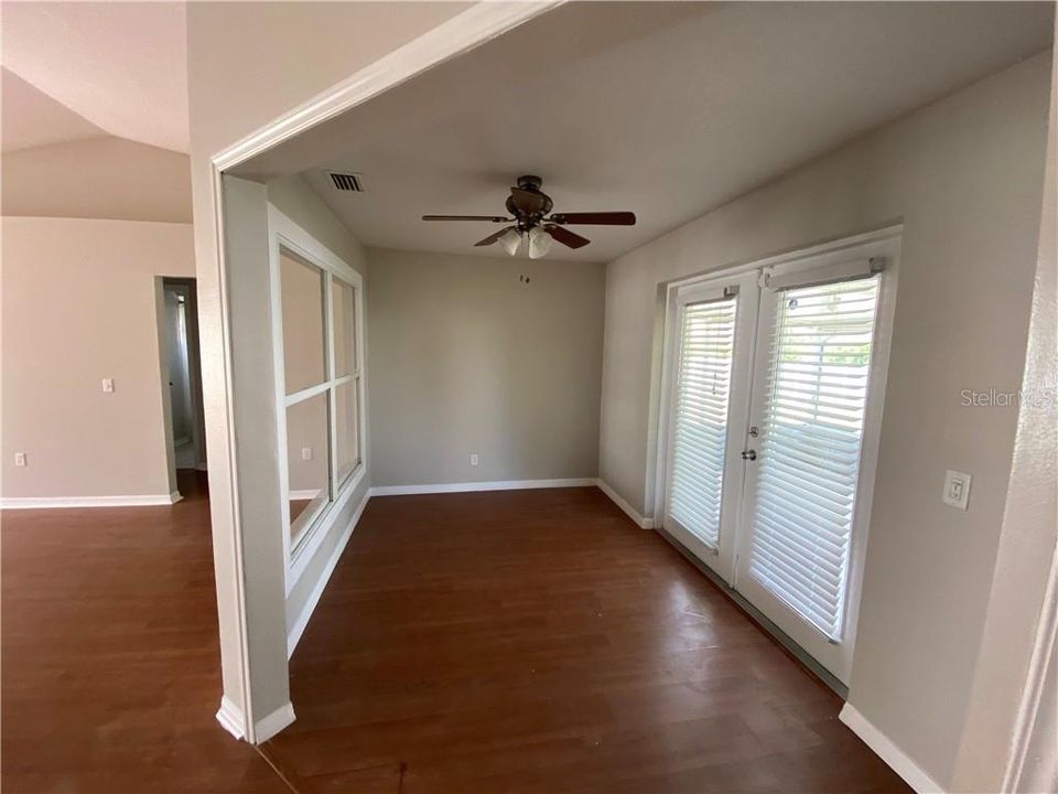 Recently Rented: $1,595 (3 beds, 2 baths, 1436 Square Feet)