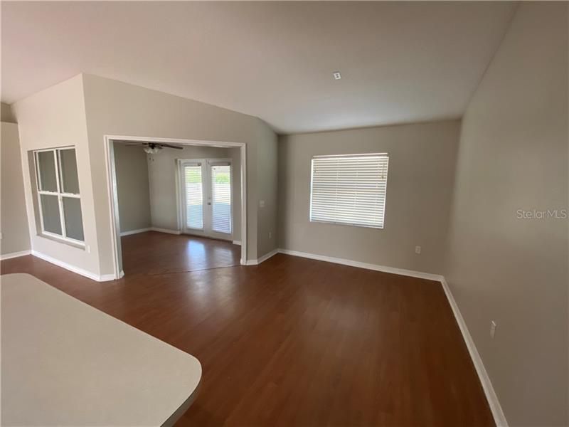 Recently Rented: $1,595 (3 beds, 2 baths, 1436 Square Feet)