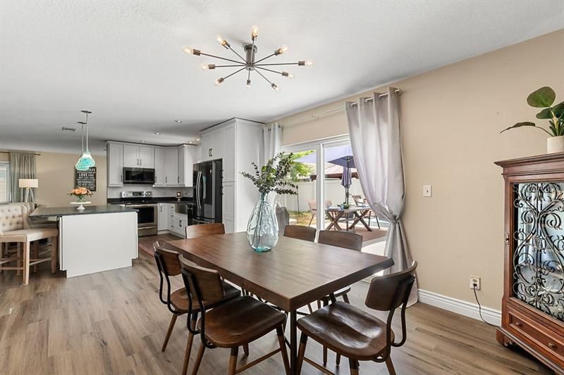 Recently Sold: $334,900 (3 beds, 2 baths, 1768 Square Feet)