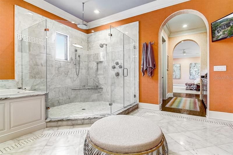 Недавно продано: $4,999,000 (5 спален, 5 ванн, 6701 Квадратных фут)