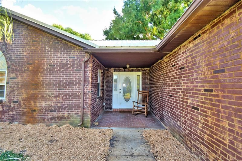 Recently Sold: $225,000 (3 beds, 1 baths, 1638 Square Feet)