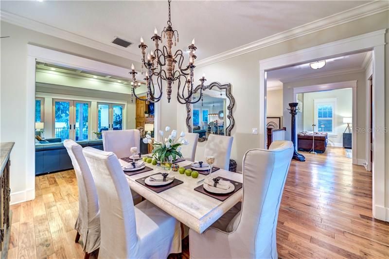 Recently Sold: $2,465,000 (5 beds, 4 baths, 7682 Square Feet)