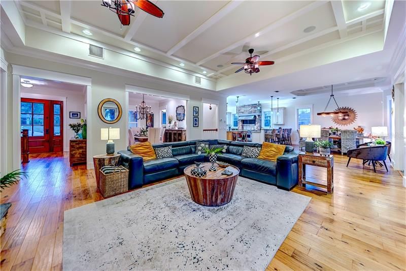 Recently Sold: $2,465,000 (5 beds, 4 baths, 7682 Square Feet)