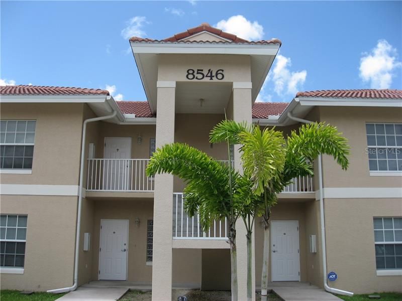 Recently Rented: $1,050 (2 beds, 2 baths, 932 Square Feet)