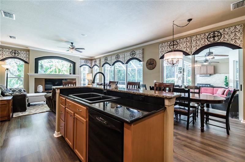 Recently Sold: $550,000 (5 beds, 4 baths, 3453 Square Feet)