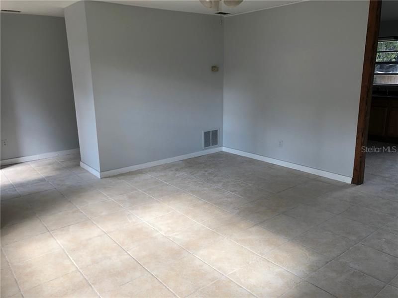 Recently Sold: $90,000 (3 beds, 1 baths, 1296 Square Feet)